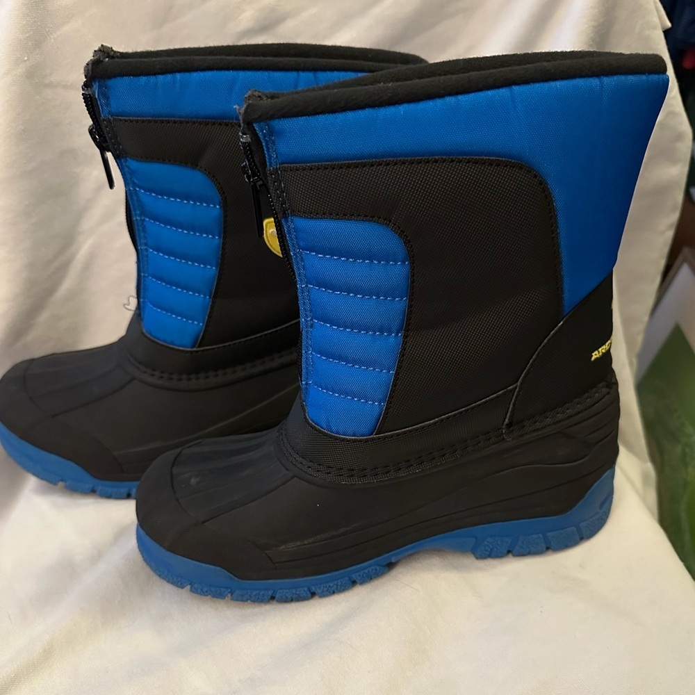Arctic Shield size 3 kids snow or rain boots, GUC